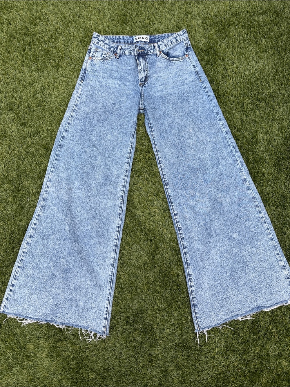 S.O.N.G light wash Wide Leg Jeans – Women’s Size 5/27